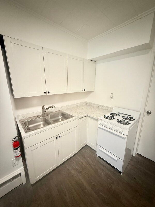 Primary Photo - 5 Linden Ave