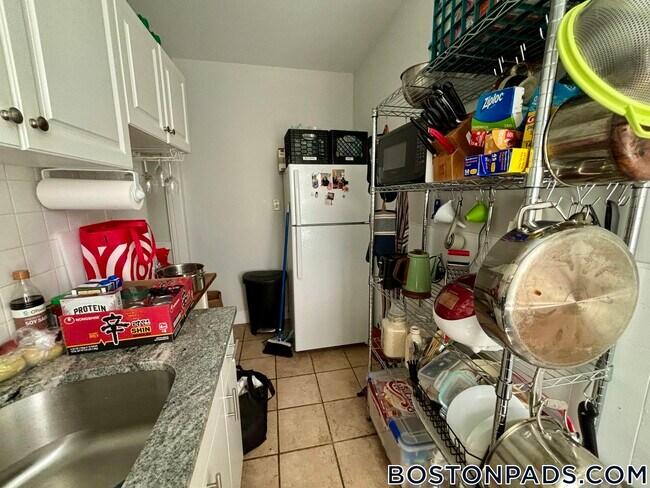 Foto del edificio - 69 Raymond Ave