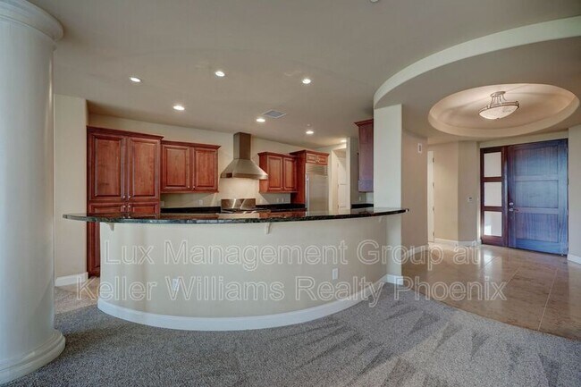 Building Photo - 8 Biltmore Estates Dr