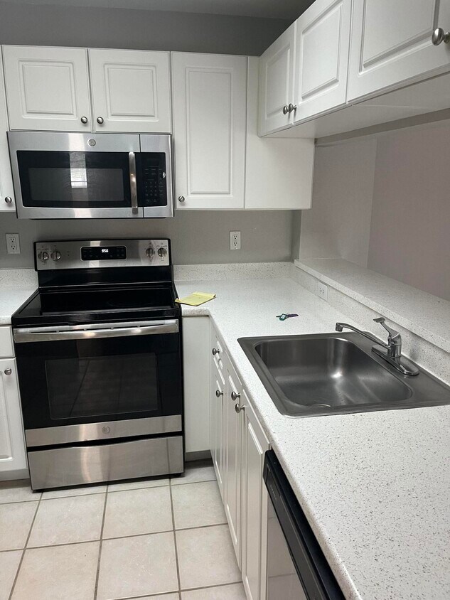 2915 Tuscany Ct Unit 202, Palm Beach Gardens, FL 33410 Condo for Rent