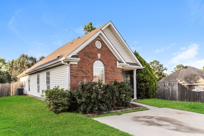 Foto del edificio - 108 Flagstone Ln
