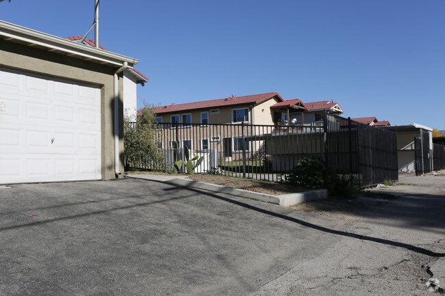 Foto del edificio - Eastpointe Village