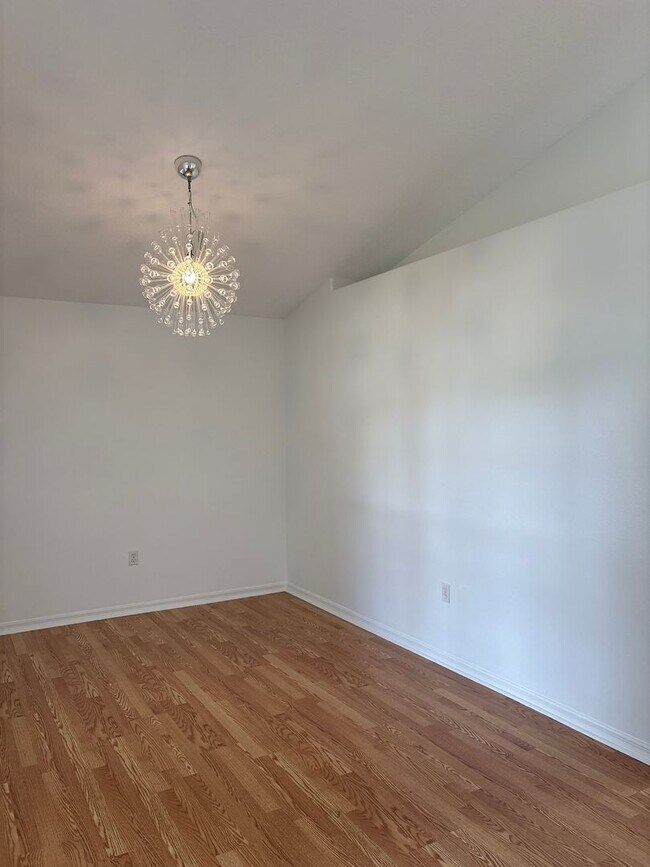 Foto del edificio - Spacious 4-Bedroom Pool Home in Indian Cre...