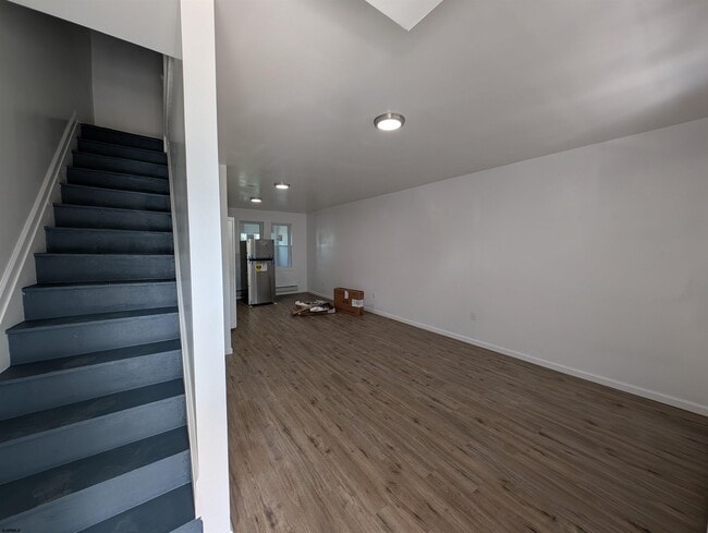 Building Photo - 1009 N Michigan Ave