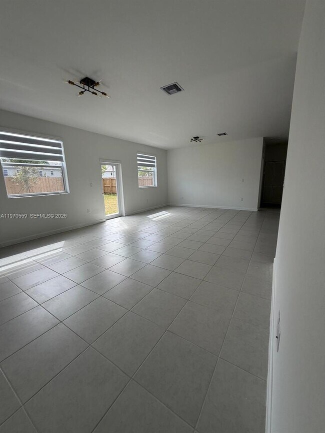 Foto del edificio - 2638 SE 9th St