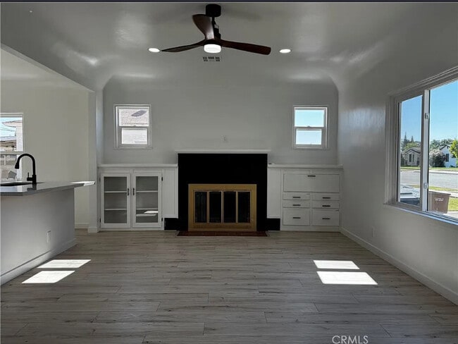 Building Photo - 123 Linda Vista Dr