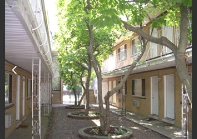 Building Photo - 2530 W Foster Ave