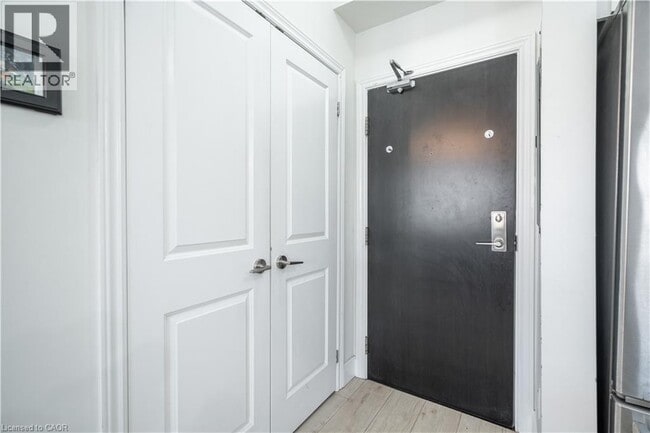 Building Photo - 263 Georgian Dr