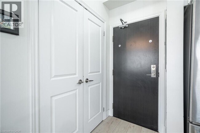 Building Photo - 263 Georgian Dr