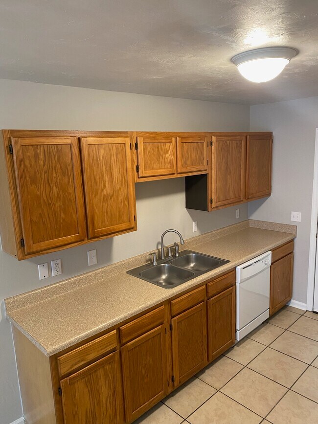 Photo - 2446 Talco Hills Dr House