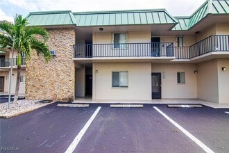 Building Photo - 6725 Winkler Rd