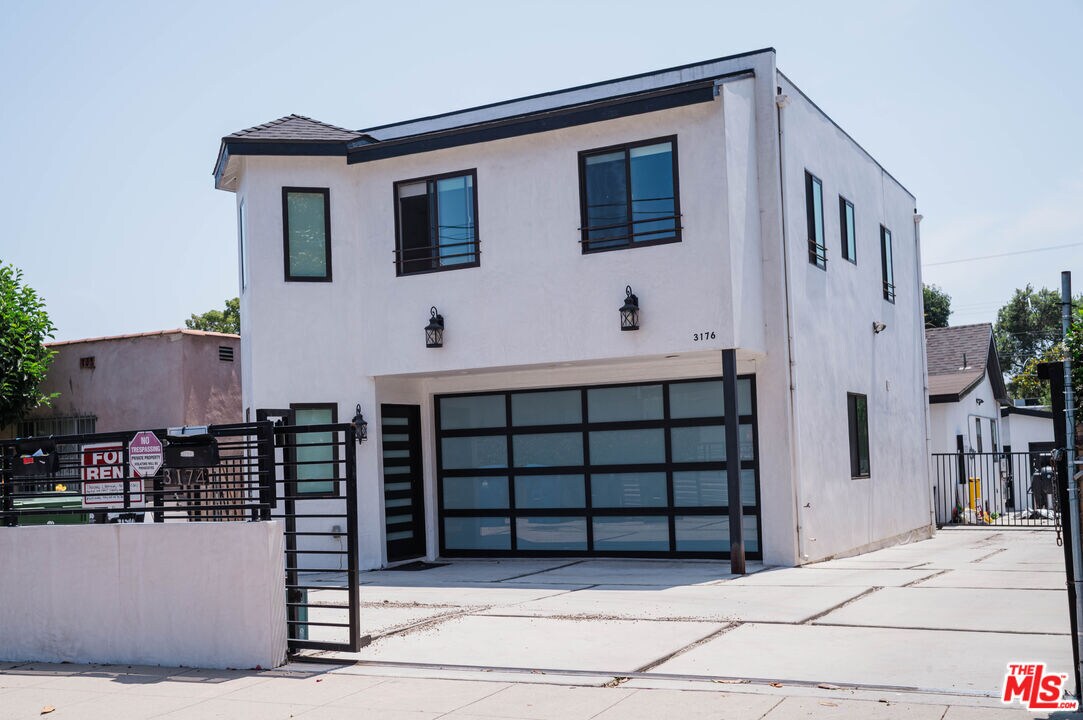 Primary Photo - 3176 Casitas Ave