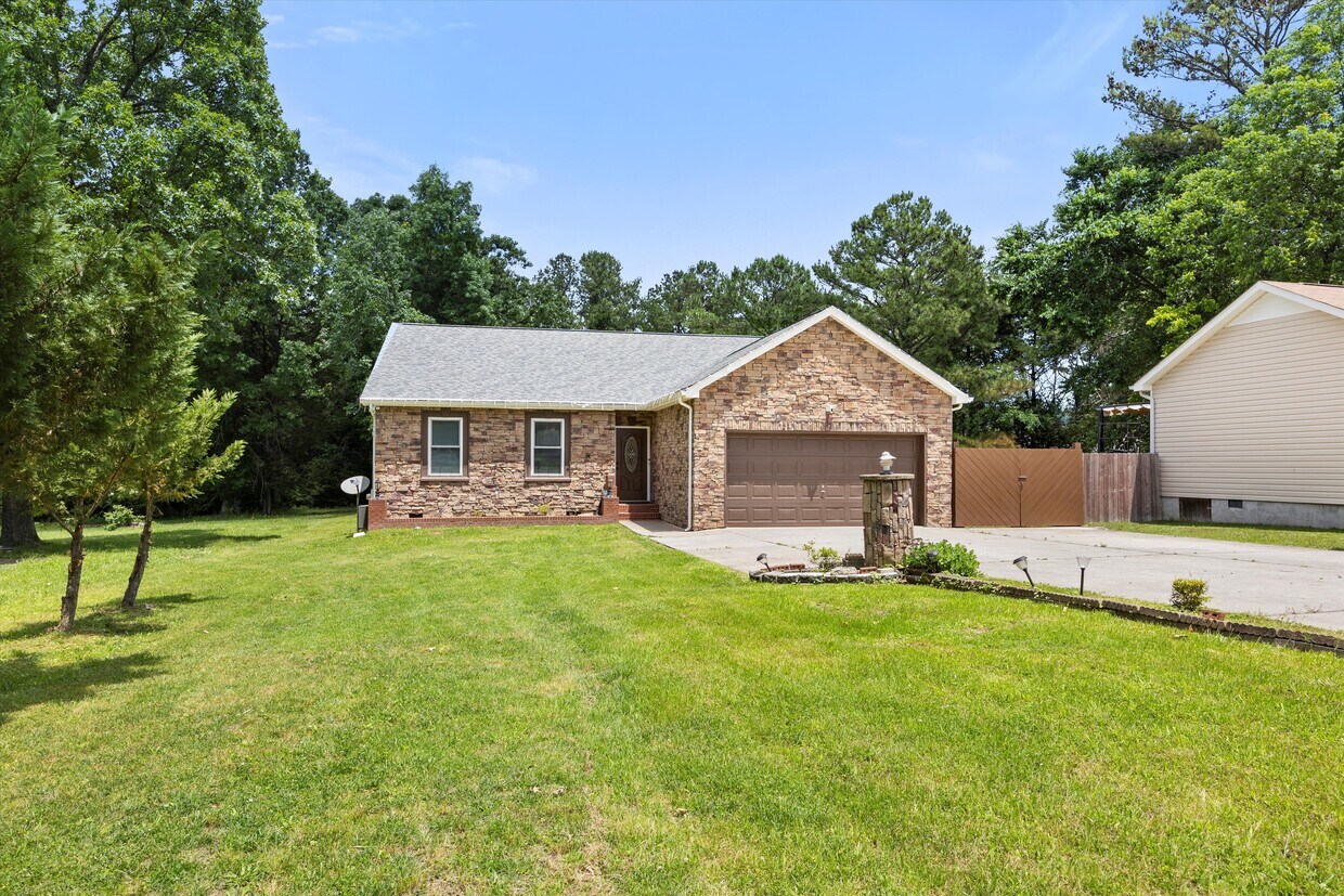 Primary Photo - 7481 Pinewood Dr