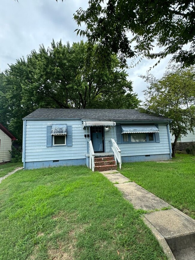 Building Photo - 1509 Milton St