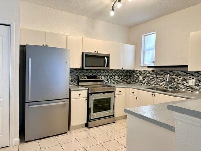 Photo - 1002 Shoma Dr House