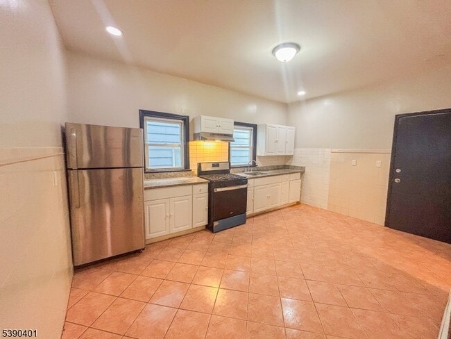 Foto del edificio - 411 Fulton St