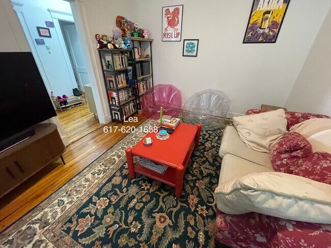 Foto del edificio - September cozy 2bed in Allston! Porch! Cat...