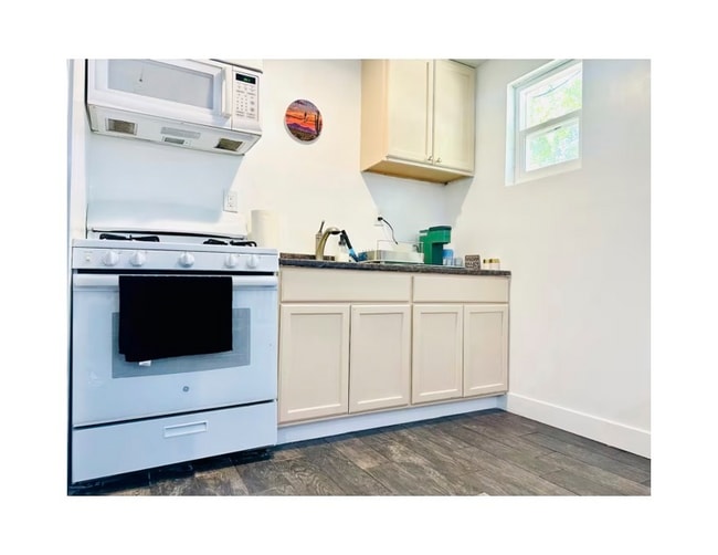 Foto del edificio - 187 W Center St