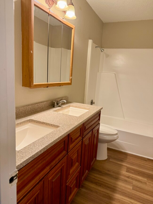 Building Photo - 104 Milann St