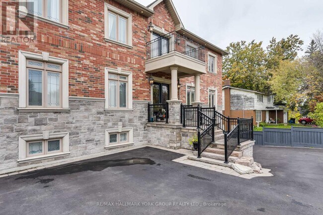 Building Photo - 13086 Keele St