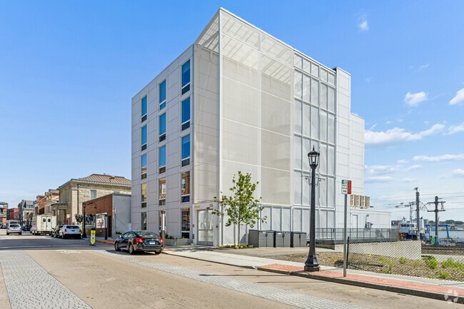 Building Photo - Vessel - Bank Street