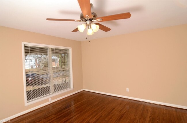 Building Photo - 3 br, 2 bath House - 558 Roxbury Drive