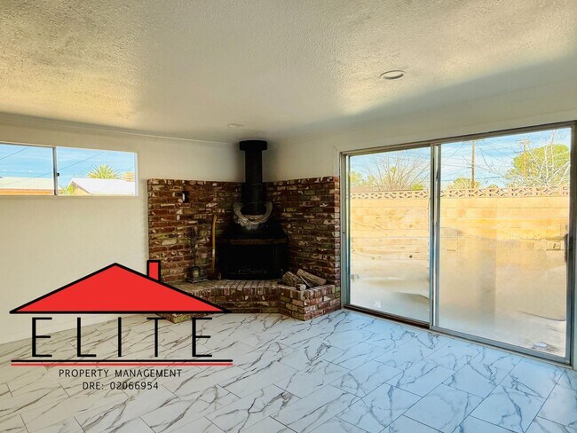 Foto del edificio - AVAILABLE NOW!