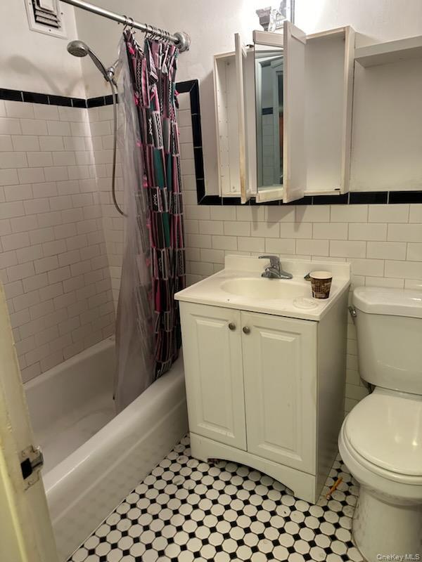 Foto del edificio - 34-12 113th St