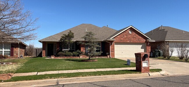 Foto del edificio - Available Now