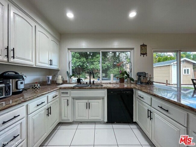 Building Photo - 3 br, 2 bath House - 12418 Bradford Pl