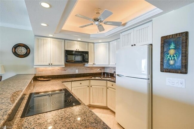 Foto del edificio - 25850 Hickory Blvd