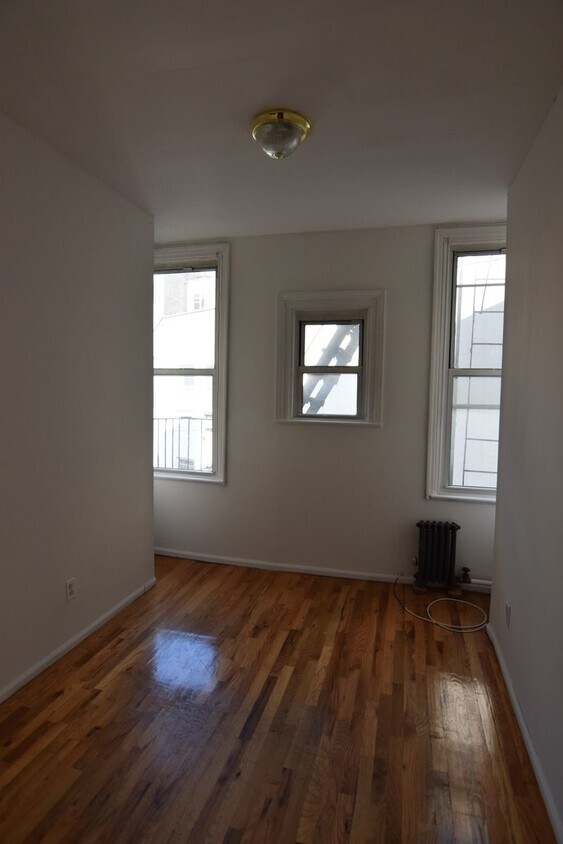 Foto del edificio - 178 Kingsland Ave