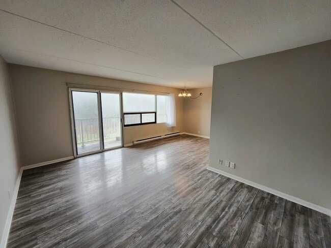 Building Photo - 411 Ellerdale St