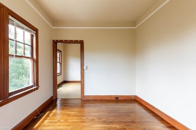 Building Photo - 3 br, 1 bath  - 1850 Arch St Apt 3