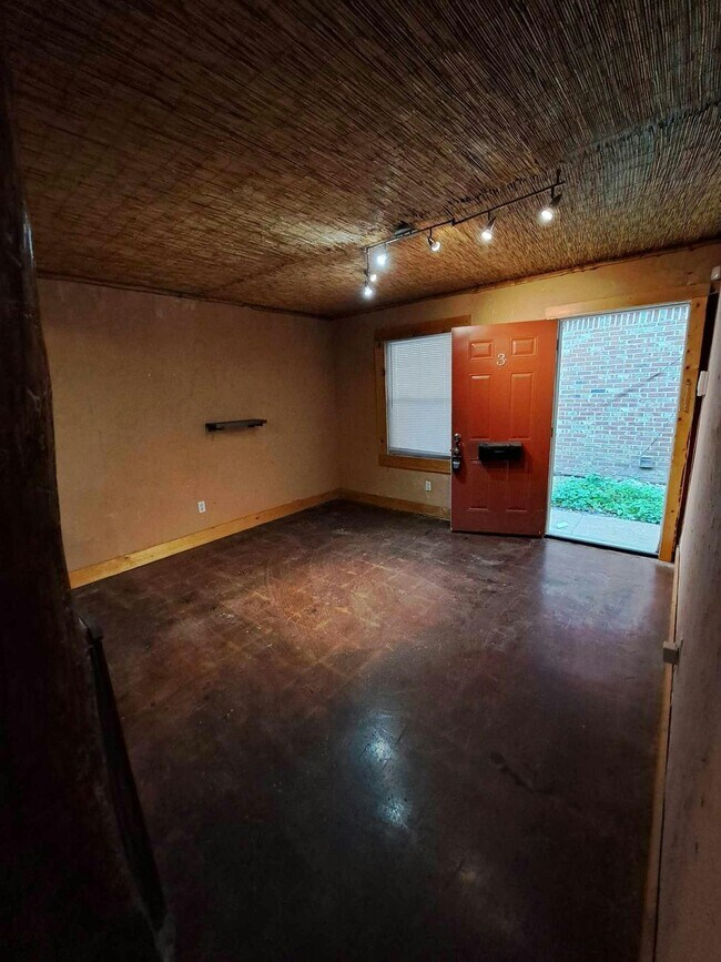 Foto del edificio - 557 N Limestone