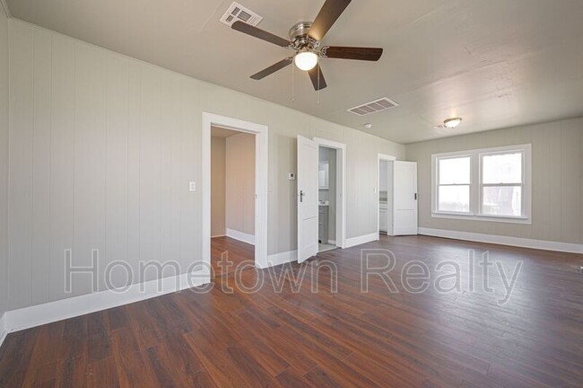 Photo - 612 SE 28th St House