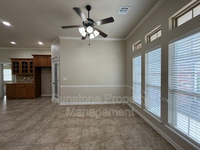 Foto del edificio - 9301 N 93rd E Ave