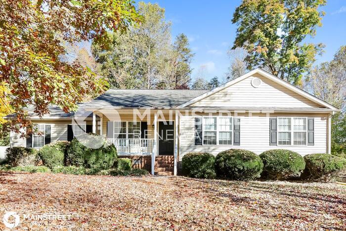 Primary Photo - 1107 Foxhaven Dr, Greensboro, NC 27455