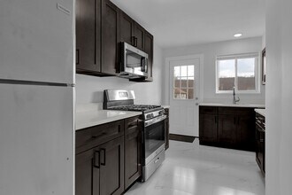 Building Photo - 1613 3rd St