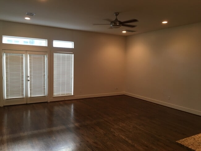 Foto del edificio - 5618 Lindell Ave