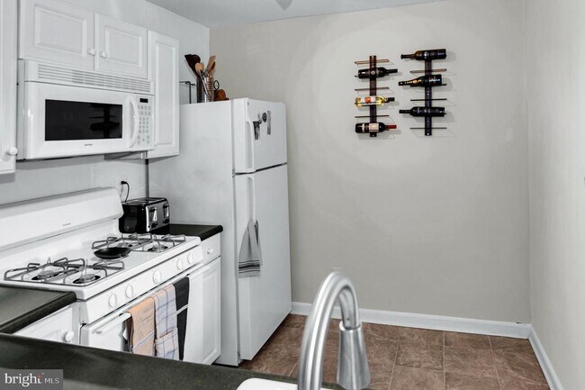 Building Photo - 1066 Gardenview Loop
