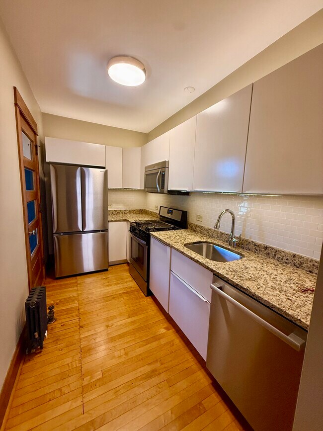 Cocina - 1414 W Farragut Ave