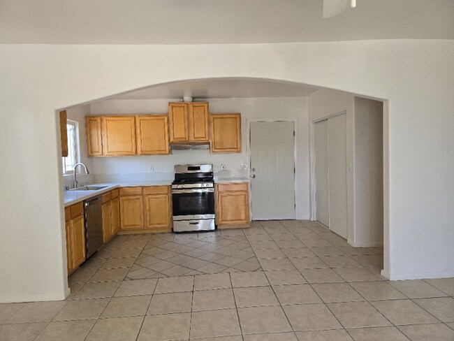 Foto del edificio - 617 W 21st St