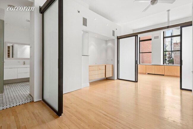 Building Photo - 65 W 13th St