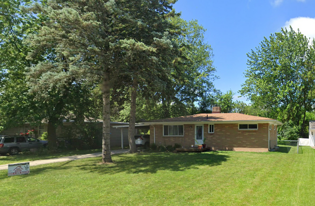 Building Photo - Three Bedroom Ranch Home - AA/Pittsfield T...