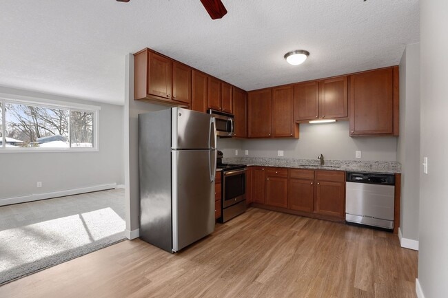 Building Photo - 2 Bedroom, Upper Level Unit for Rent in Coon Rapids! Everything Included but Electric & Internet!