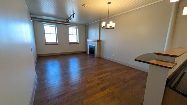 Building Photo - 149 Swan St