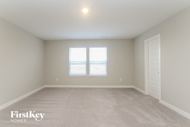 Building Photo - 2404 S Carlota Drive