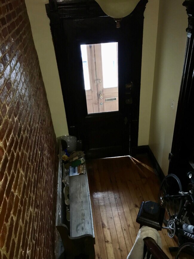 Building Photo - 225 Lexington Ave