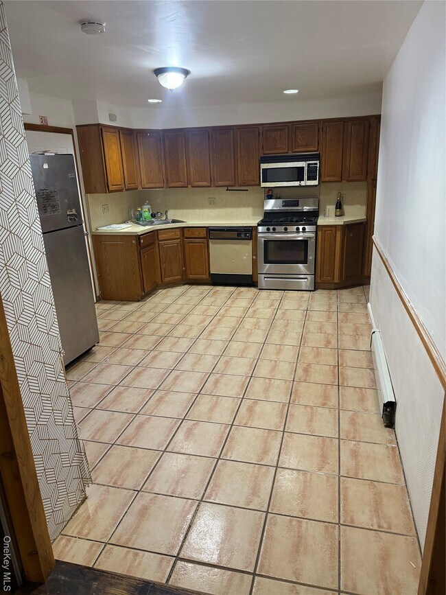 Foto del edificio - 178 Commack Rd